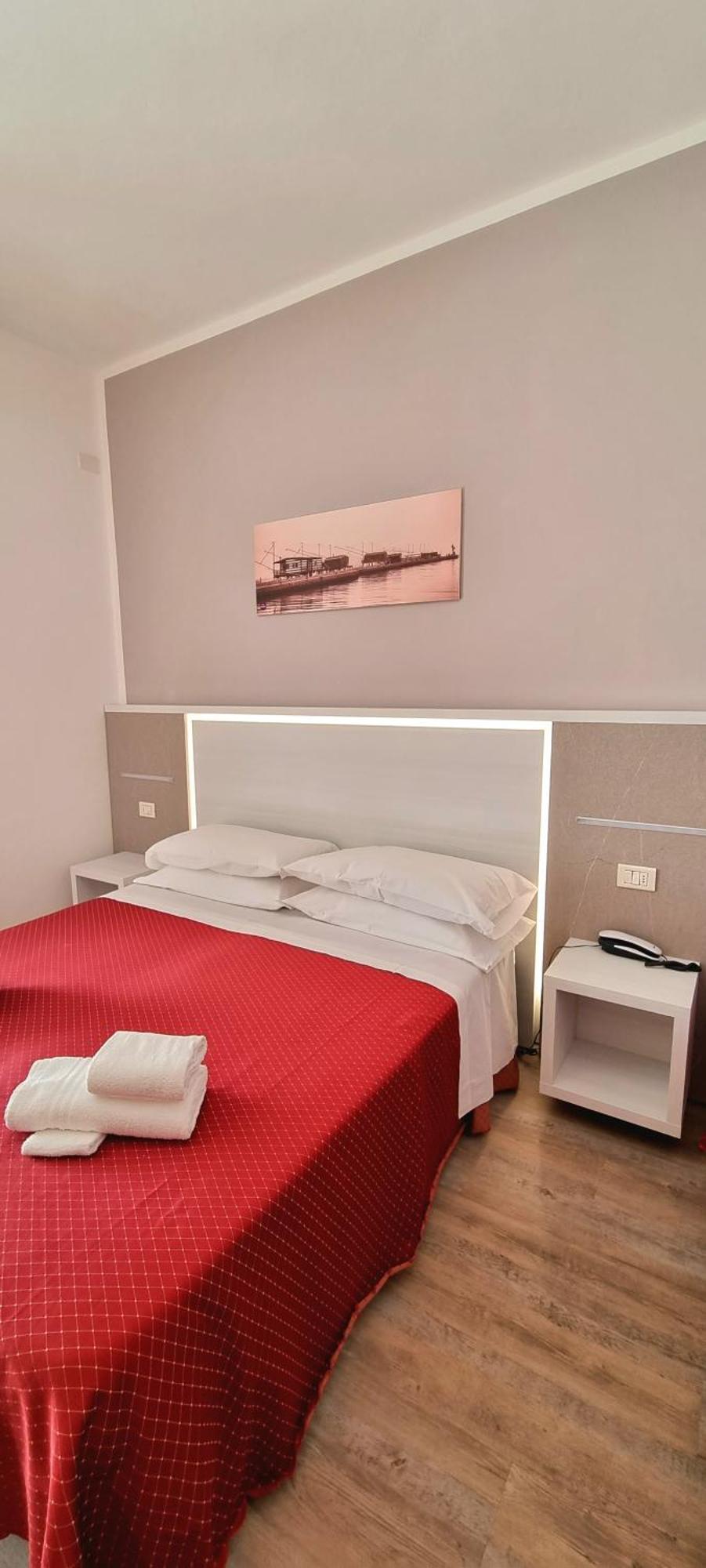 Hotel Camay Cesenatico Zimmer foto